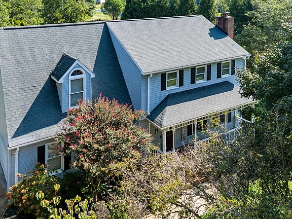 2nd image of 216 Westridge