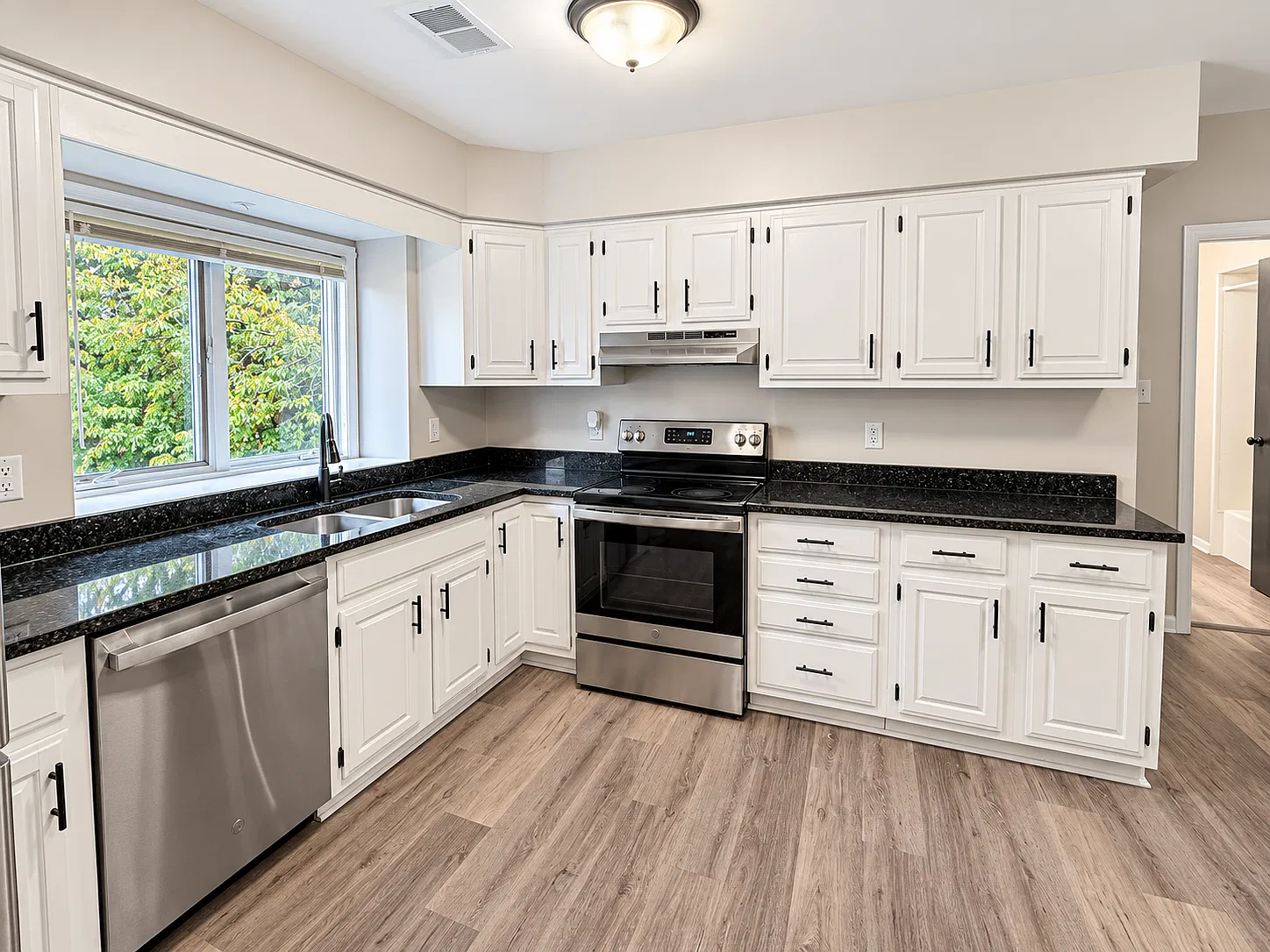 2 bed, 1200 sqft, $1,395 — Photo 1