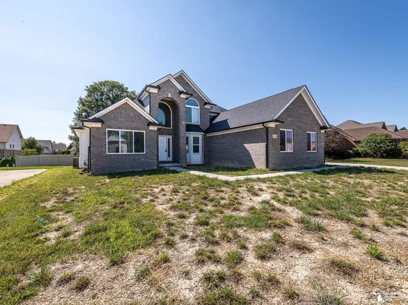 32220 Adam Brown Dr, Rockwood, MI 48173