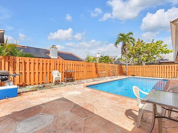 4th image of 7377 NW 48th Court