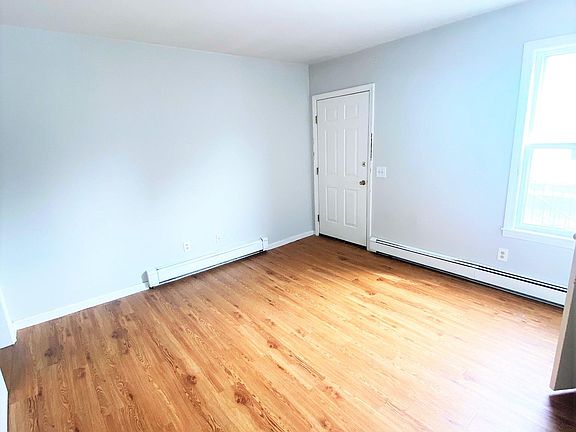 3rd image of 15 Albertina St #2
