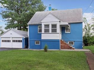 154 Lowell St, Carteret, NJ 07008