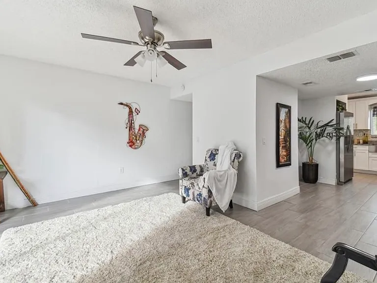 4427 Dylan Loop #190 — Photo 2