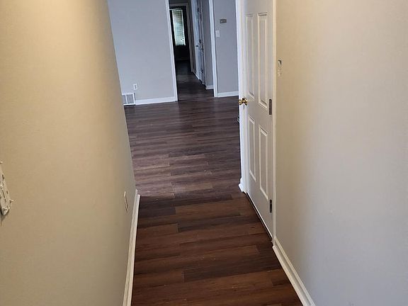 3rd image of 6999 Estacada Way S