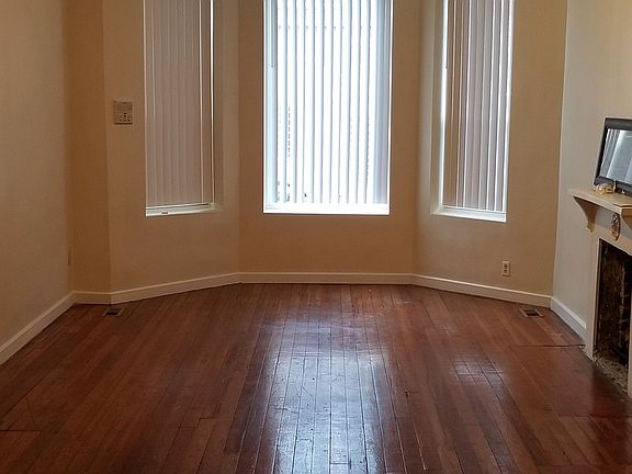 3rd image of 901 S Sacramento Blvd APT 1