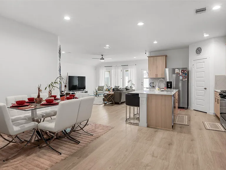 2908 Misty Elm Ln — Photo 5