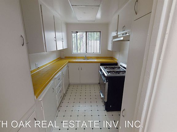 2nd image of 940 Arroyo Dr