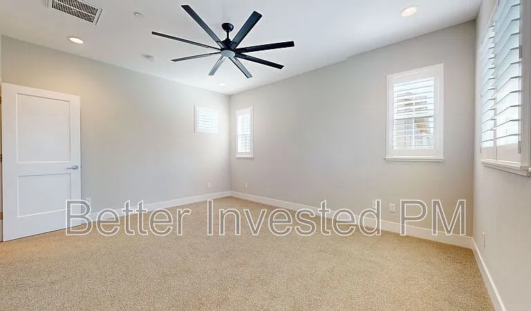 1437 Oak Cir — Photo 36