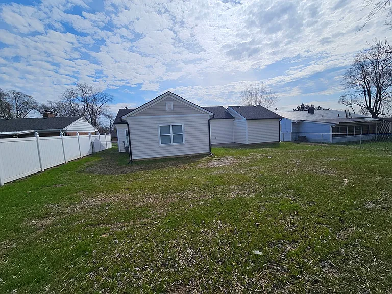 710 Orchard St — Photo 43