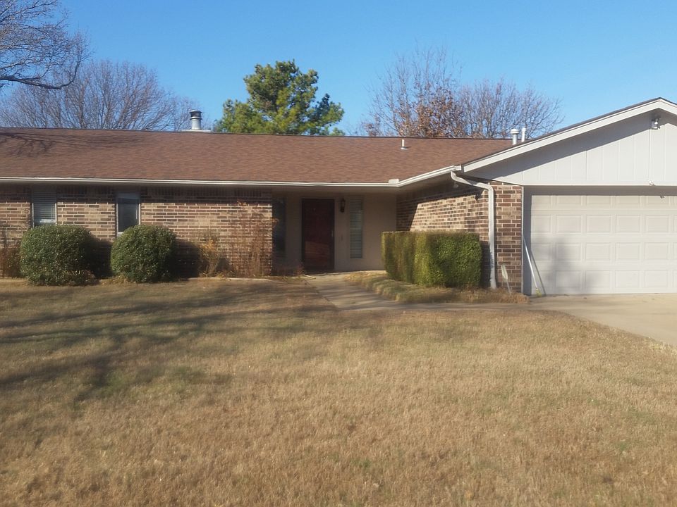 1st image of 3108 S Black Oak Dr
