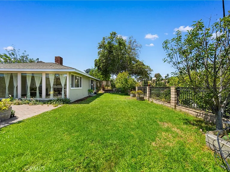 1033 S Isabella Ave — Photo 42