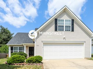 604 Walnut Crossing Dr, Whitsett, NC 27377