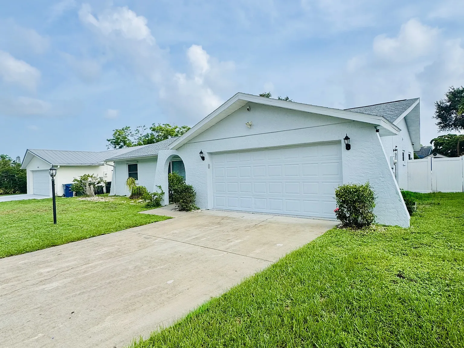 3 bed, 1378 sqft, $2,950 — Photo 2