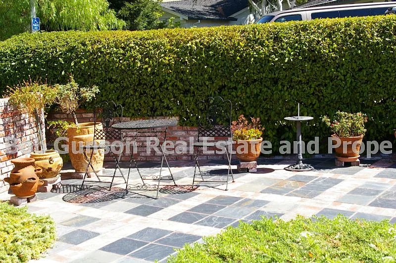 4 bed, 2.5 bath, 2044 sqft, $3,300 — Photo 2