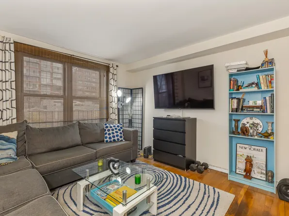 25 West 13th Street image 2 of 6