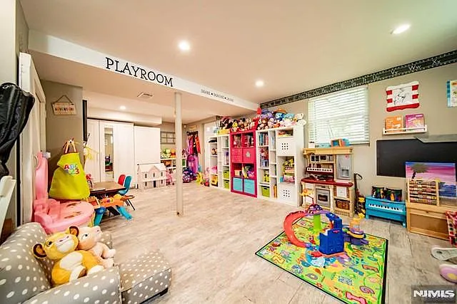 66 Short Pl — Photo 16