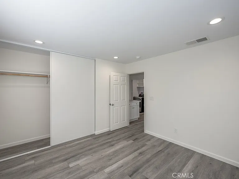 6237 Agnes Ave — Photo 8