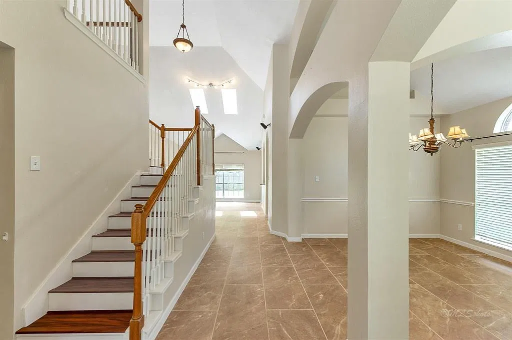 5 bed, 2740 sqft, $2,650 — Photo 3