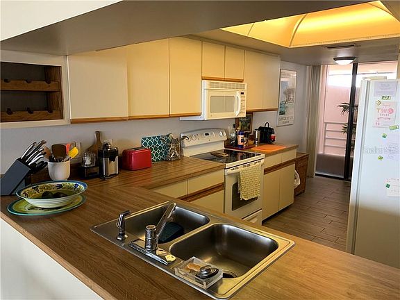 3rd image of 2785 Kipps Colony Dr S APT 204