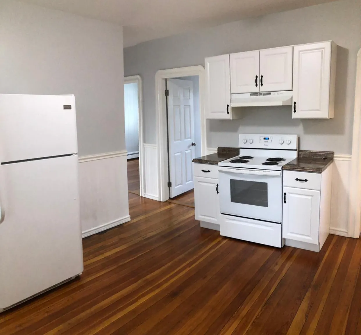 995 York Ave — Photo 3