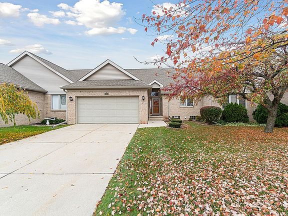 3rd image of 288 Edington Cir #61