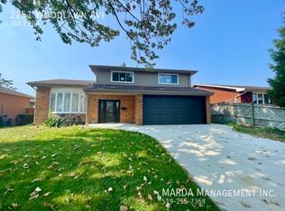 2251 Woodlawn Ave, Windsor, ON N8W2H4