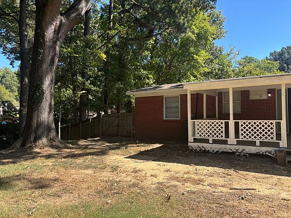 5th image of 3957 Balfour St