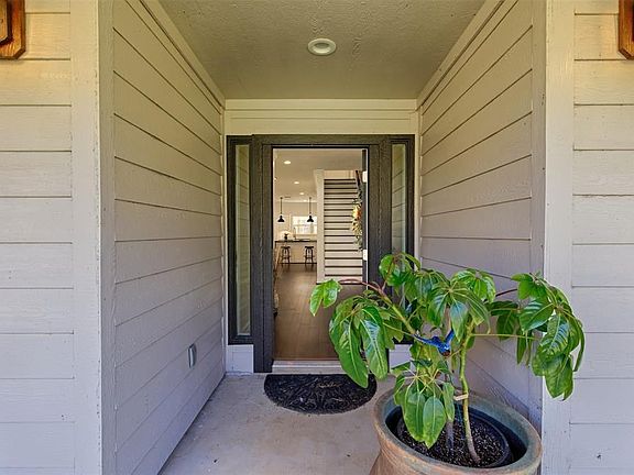 5th image of 161 Hall Dr S