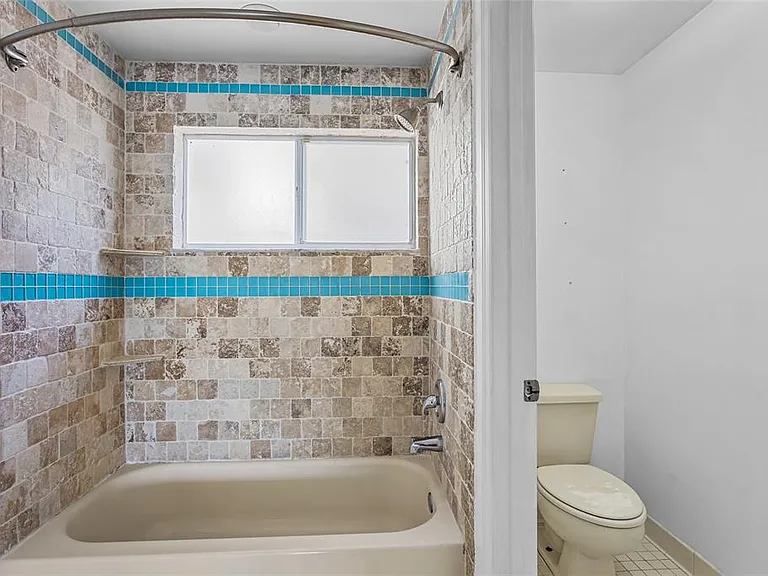 5673 Parkview Lake Dr — Photo 22