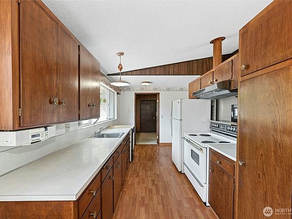 5th image of 15312 SE 27th Street