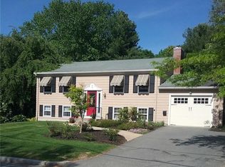 174 Walnut Hill Rd, Woonsocket, RI 02895