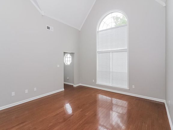 4th image of 8676 Eagle View Dr