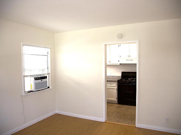 3rd image of 410 California Ave APT 2