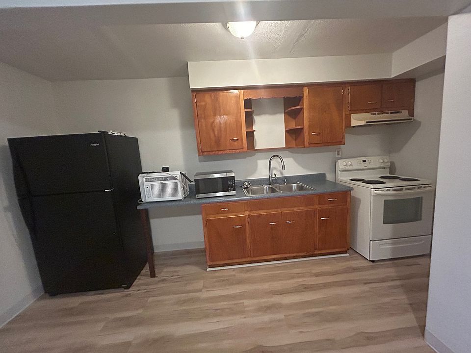 2nd image of 425 N Main St APT 3