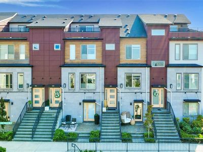 956 6th WALK NE, Issaquah, WA, 98029