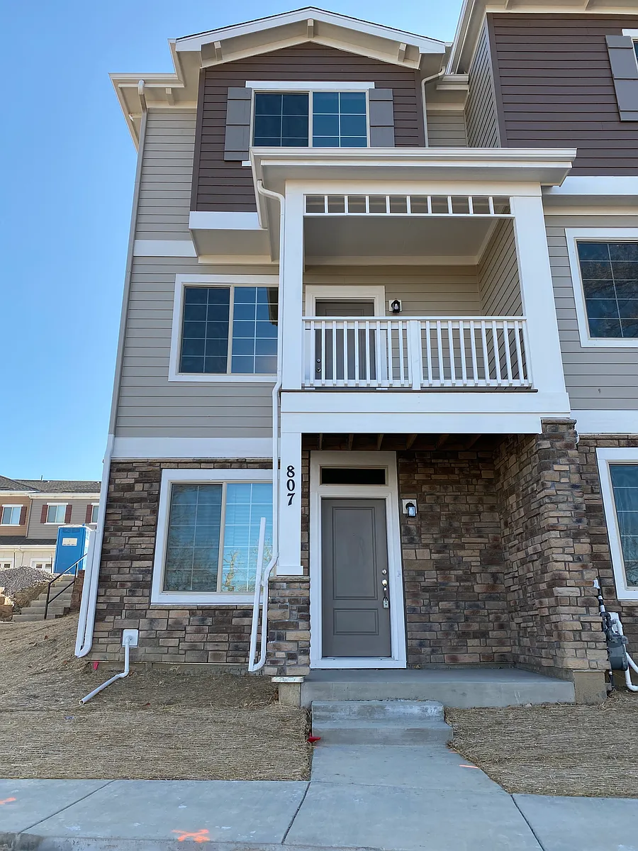 Building Photo - 883 E 98th Ave #807