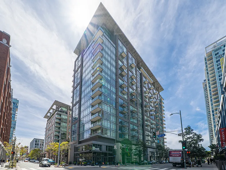 1100 S Hope St #805 — Photo 16