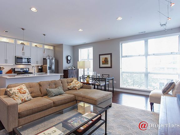 2nd image of 1808 S Michigan Ave APT 35