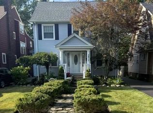 3817 Montevista Rd, Cleveland Heights, OH 44121