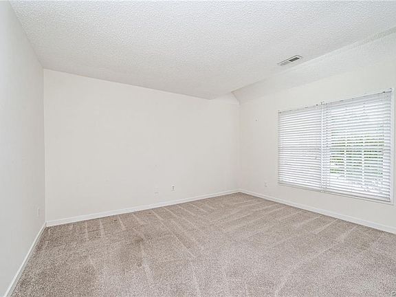 4th image of 6149 Rolling Forest Cir