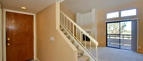 1946 Swallow Ln — Photo 3