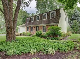 1754 Fender Rd, Naperville, IL 60565