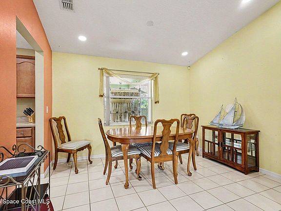 4th image of 2410 Sea Ave