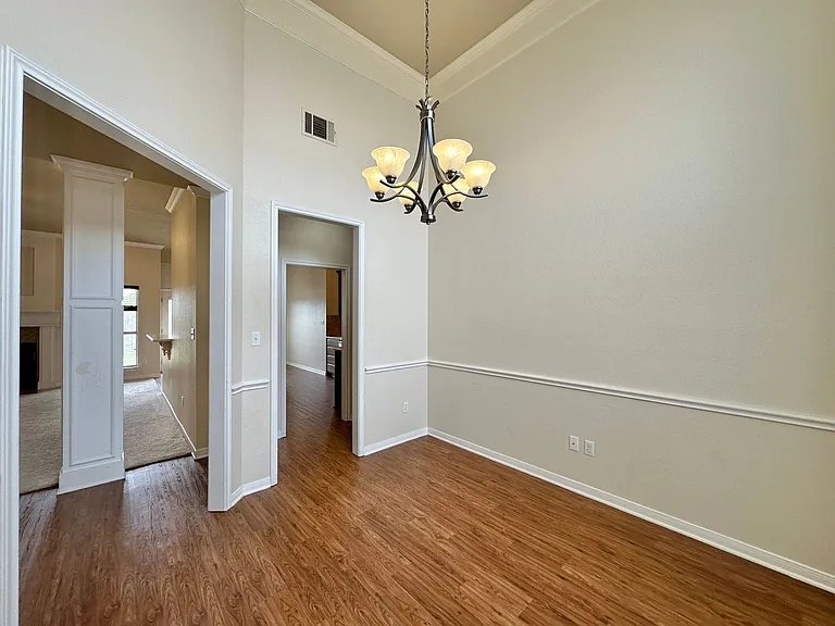 705 Marshall Dr — Photo 31