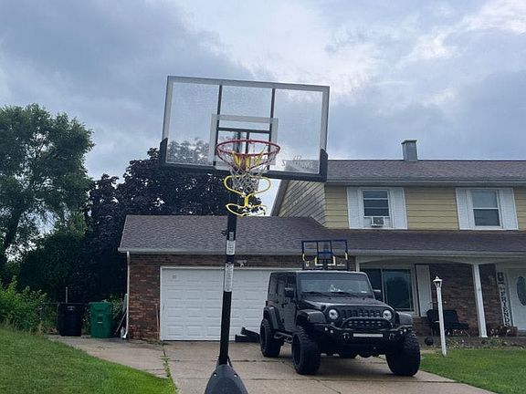 3rd image of 18100 Crownhill Dr