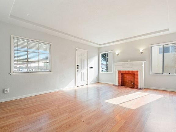 5th image of 2699 Adriatic Ave