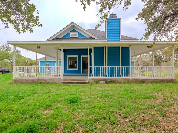 918 scenic loop, Goliad, TX 77963