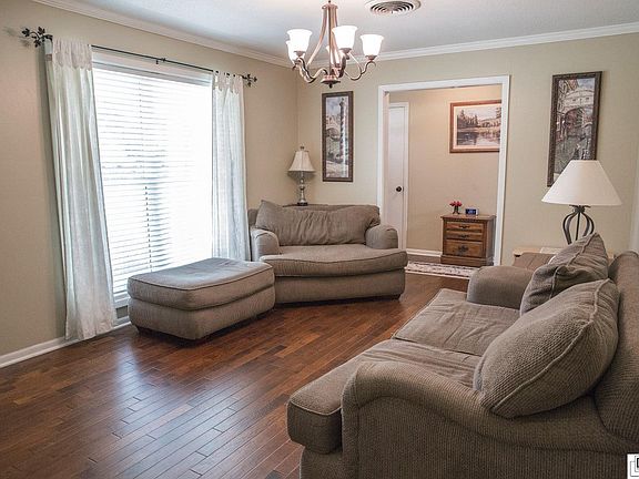 3rd image of 104 Monteleon Dr