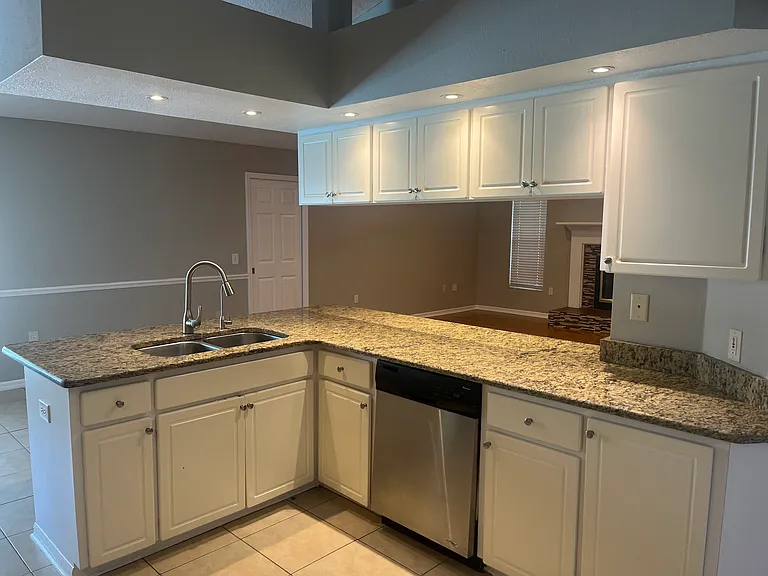 2052 Windwood Ln — Photo 7