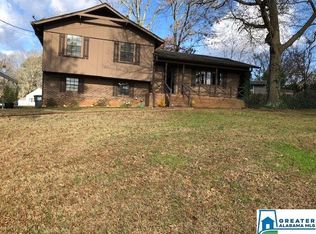 18 Kilt Cir, Bessemer, AL 35023